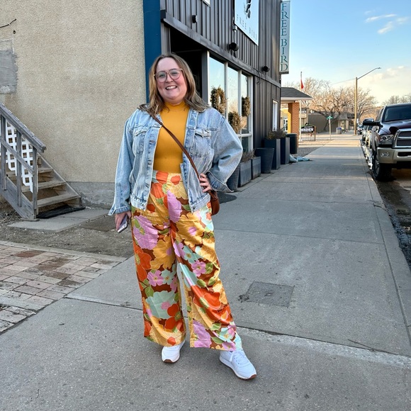 Meet your Posher, Kailey - Picture 2 of 4